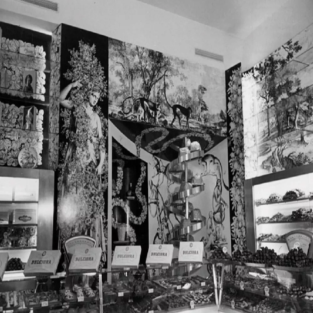 (Dulciora Pastry designed by Giò Ponti and Piero Fornasetti. It was located between Via Orefici and Via Cantù MILAN)